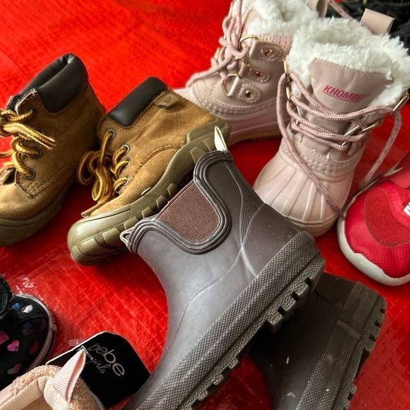 20 Pairs /Resale opportunity kids shoes bundle  mixed sizes KIDS / BABY'S - Picture 5 of 10